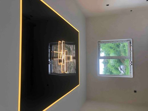 Светодиодная LED люстра с пультом 220W